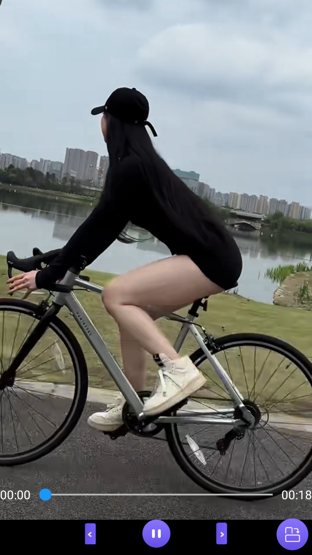 异界女神路男主截图